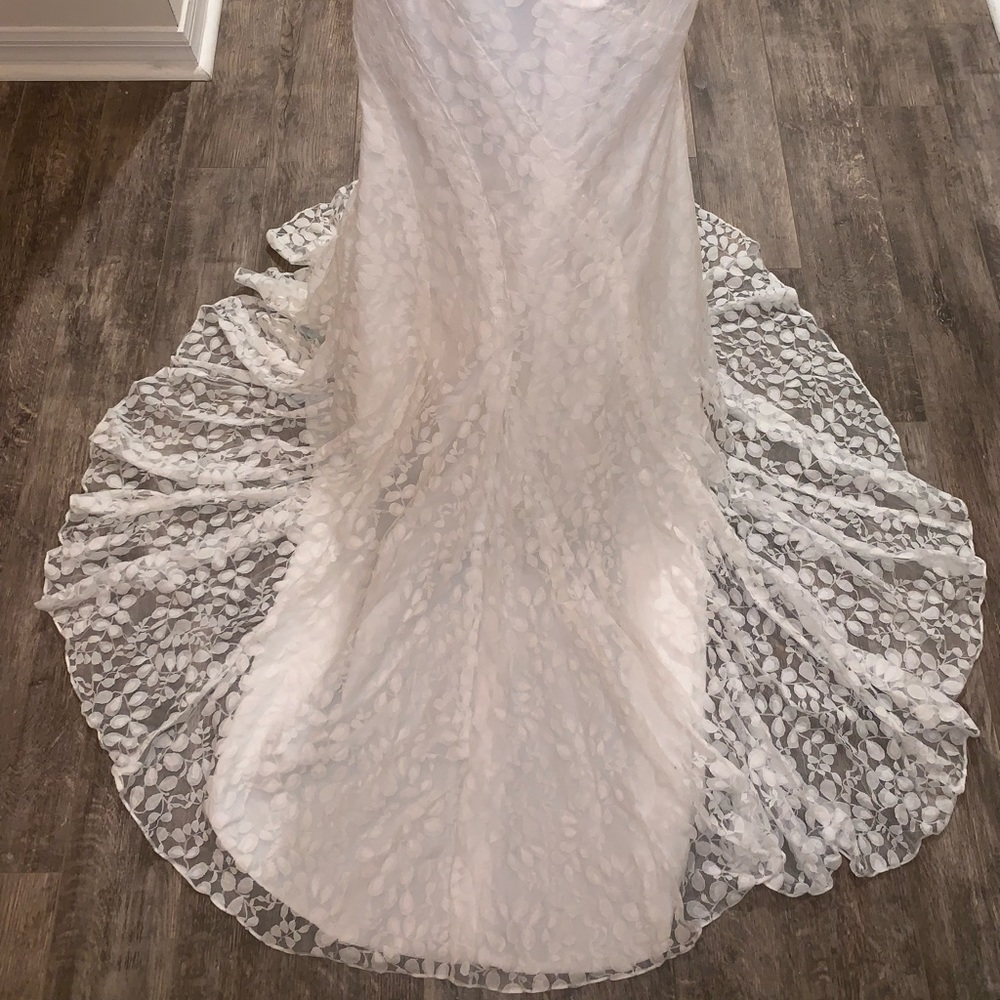 Wedding Dress - Picture 4 of 4